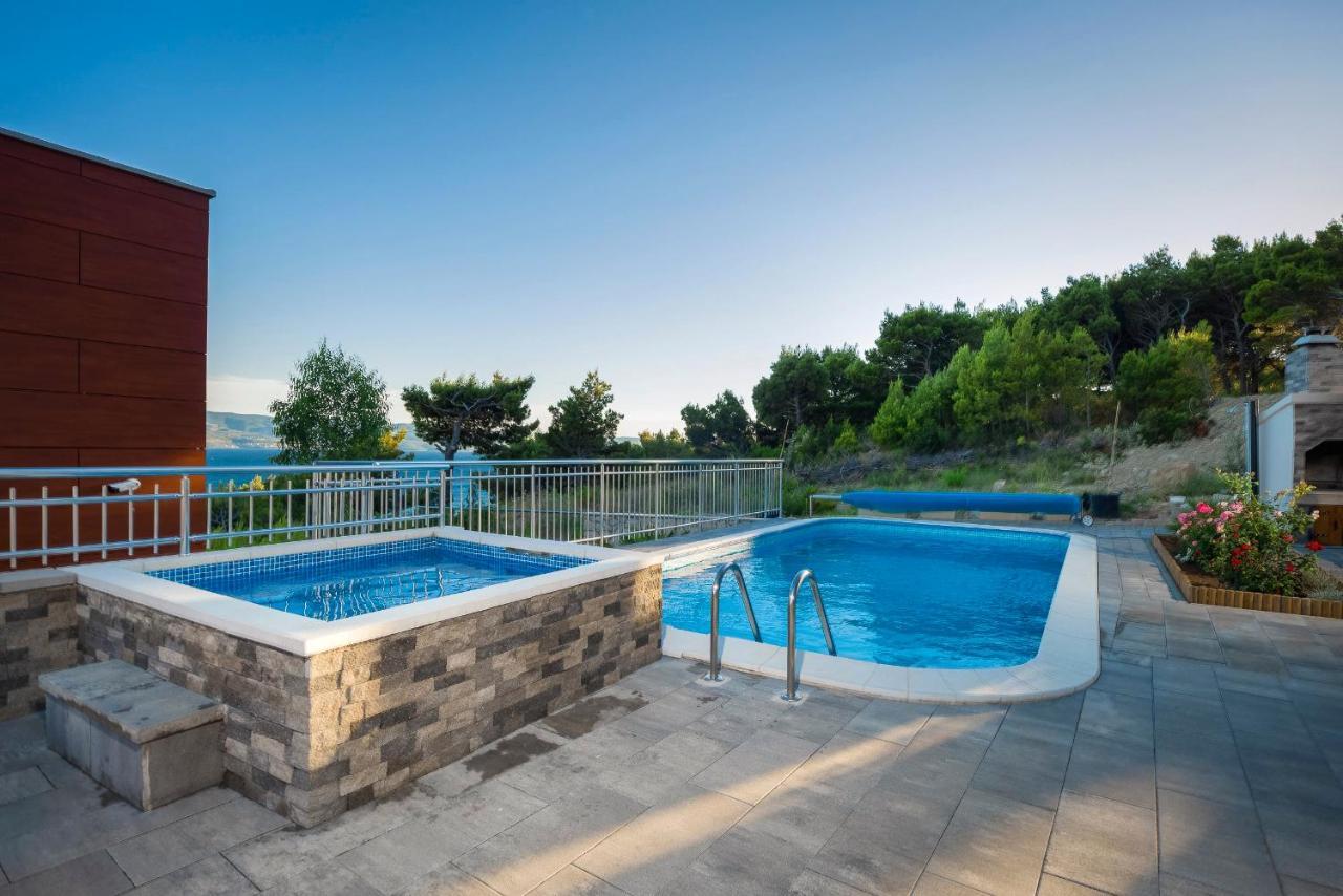 Villa Sara With Sea View And Private Heated Pool Omiš Dış mekan fotoğraf