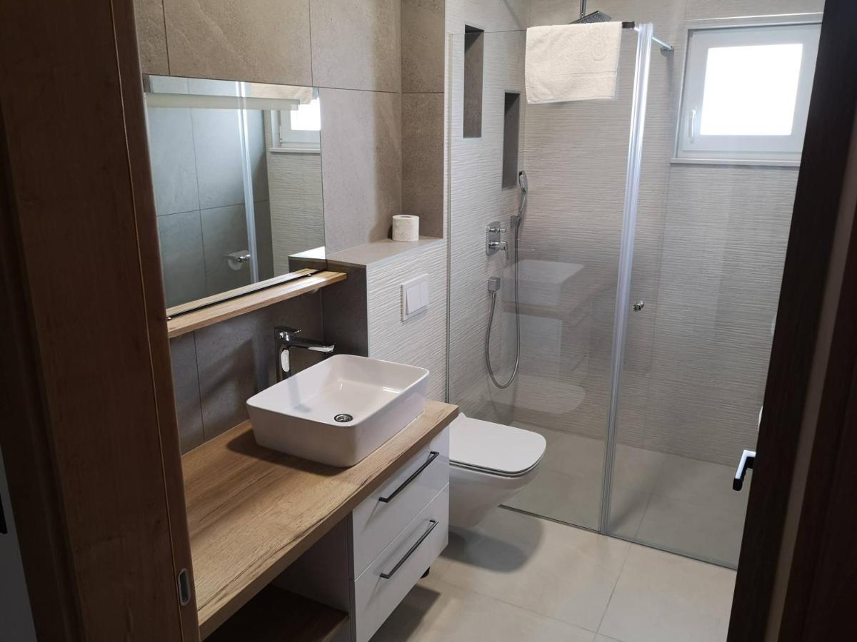 Villa Sara With Sea View And Private Heated Pool Omiš Dış mekan fotoğraf