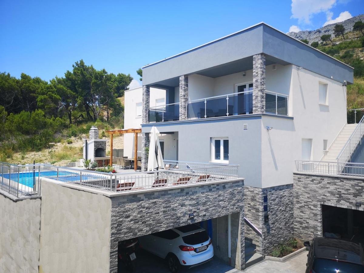 Villa Sara With Sea View And Private Heated Pool Omiš Dış mekan fotoğraf