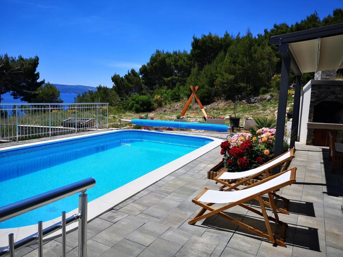 Villa Sara With Sea View And Private Heated Pool Omiš Dış mekan fotoğraf