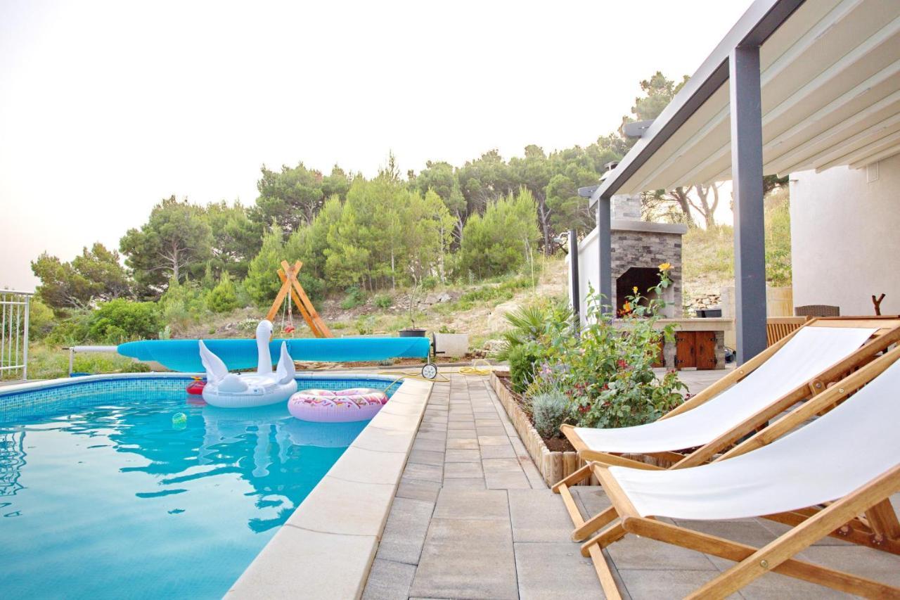 Villa Sara With Sea View And Private Heated Pool Omiš Dış mekan fotoğraf