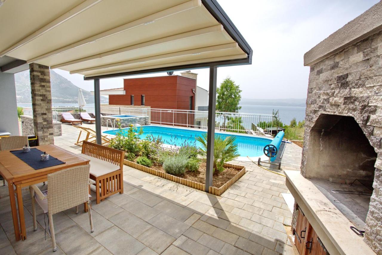 Villa Sara With Sea View And Private Heated Pool Omiš Dış mekan fotoğraf