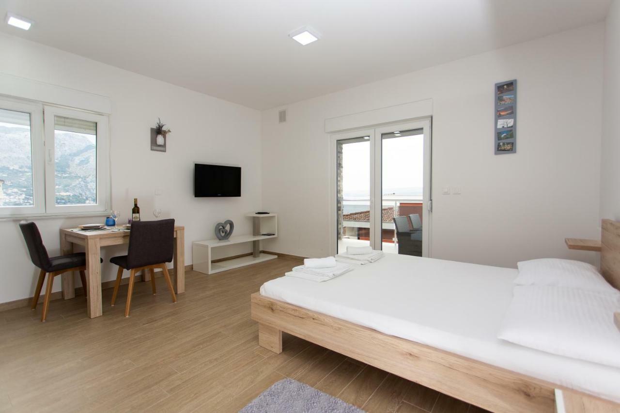 Villa Sara With Sea View And Private Heated Pool Omiš Dış mekan fotoğraf