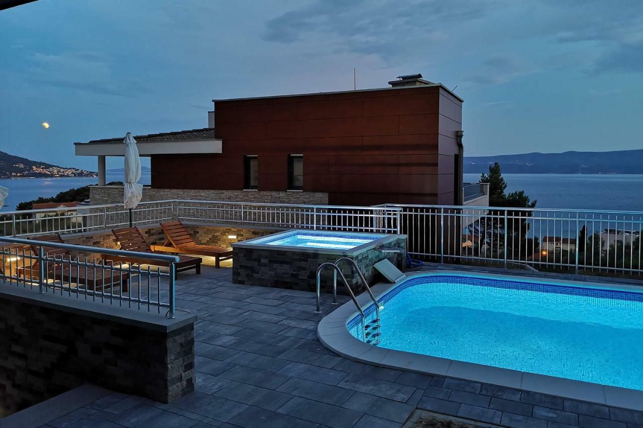 Villa Sara With Sea View And Private Heated Pool Omiš Dış mekan fotoğraf
